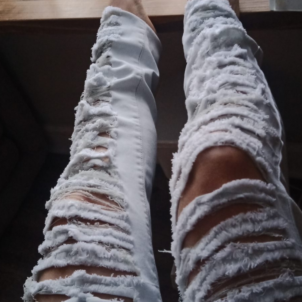 Distressed jeans - Picture 16 of 16